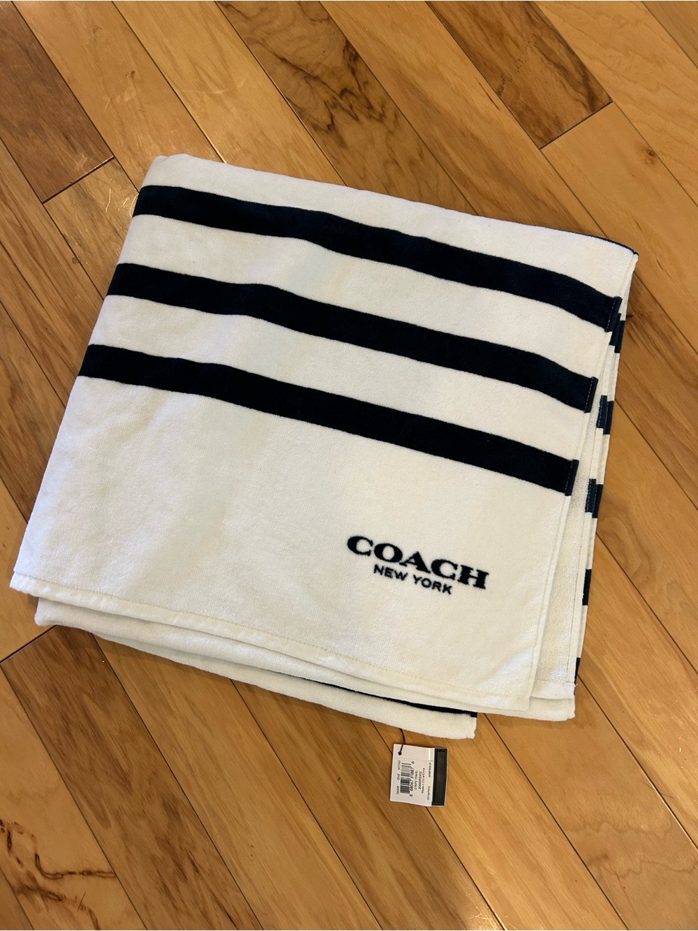 NWT Coach Striped Beach Towel in White and Navy